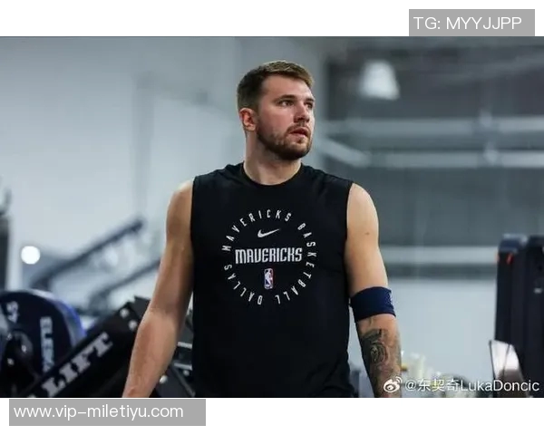 东契奇季前赛表现出色轻松砍下31分5板9助展现瘦身效果